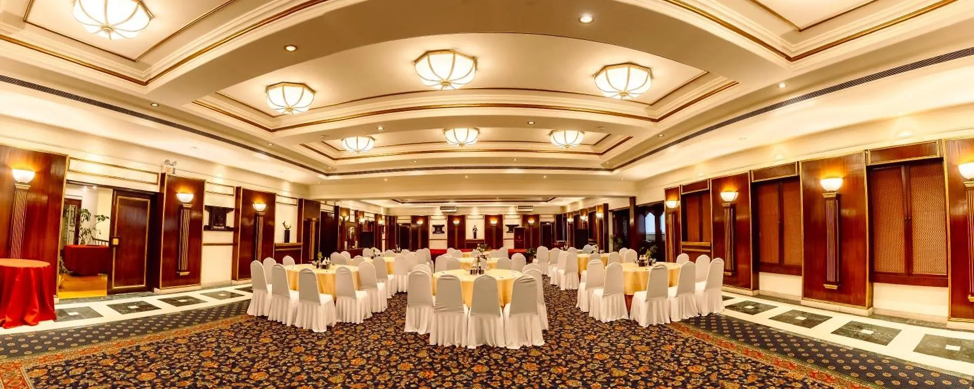 The Malla Hotel - Thamel, 2 Km To Swayambhunath Temple Kathmandu