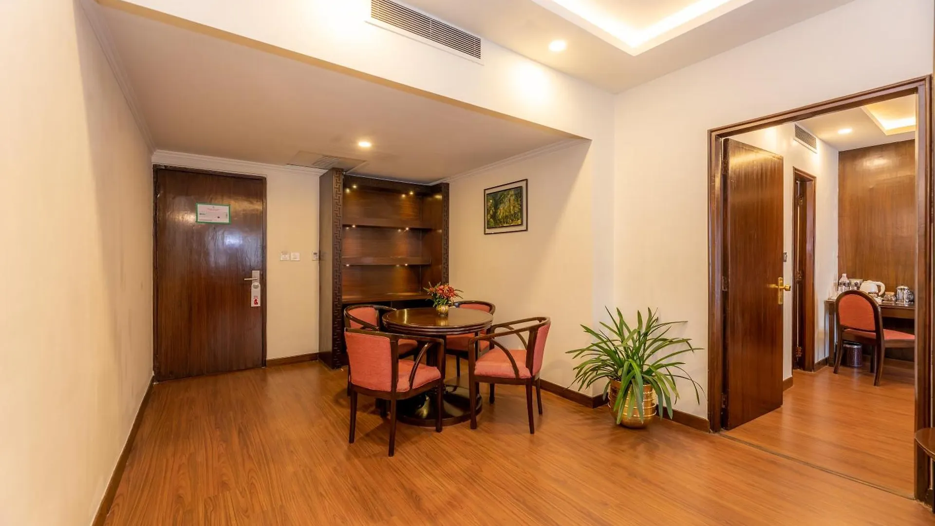 The Malla Hotel - Thamel, 2 Km To Swayambhunath Temple Kathmandu